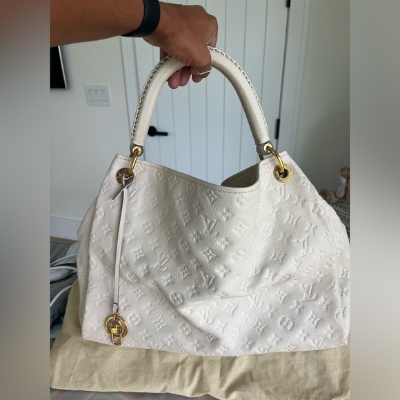 LOUIS VUITTON ARTSY BAG - Picture 3 of 9